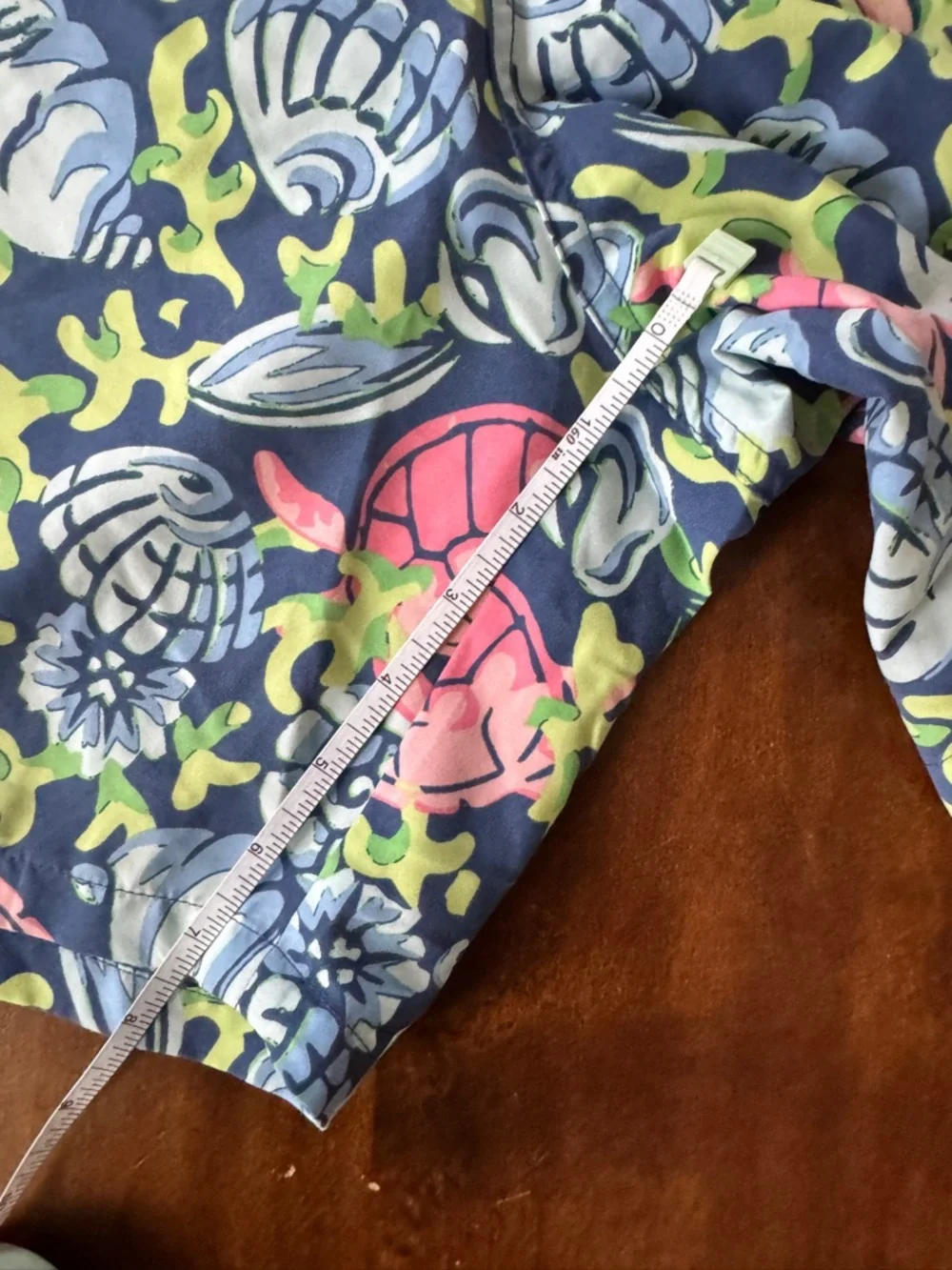 Vineyard Vines Swim Trunks Men's Large Turtle Print Beach Vacation Shorts